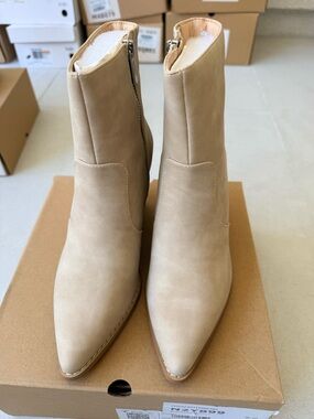 Women's Neutral Pointed Toe Ankle Boots - Beige